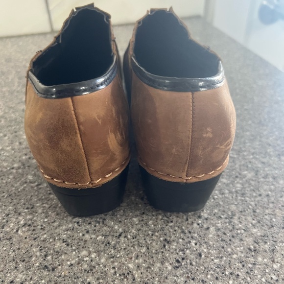 Women’s Shoes - Picture 3 of 5